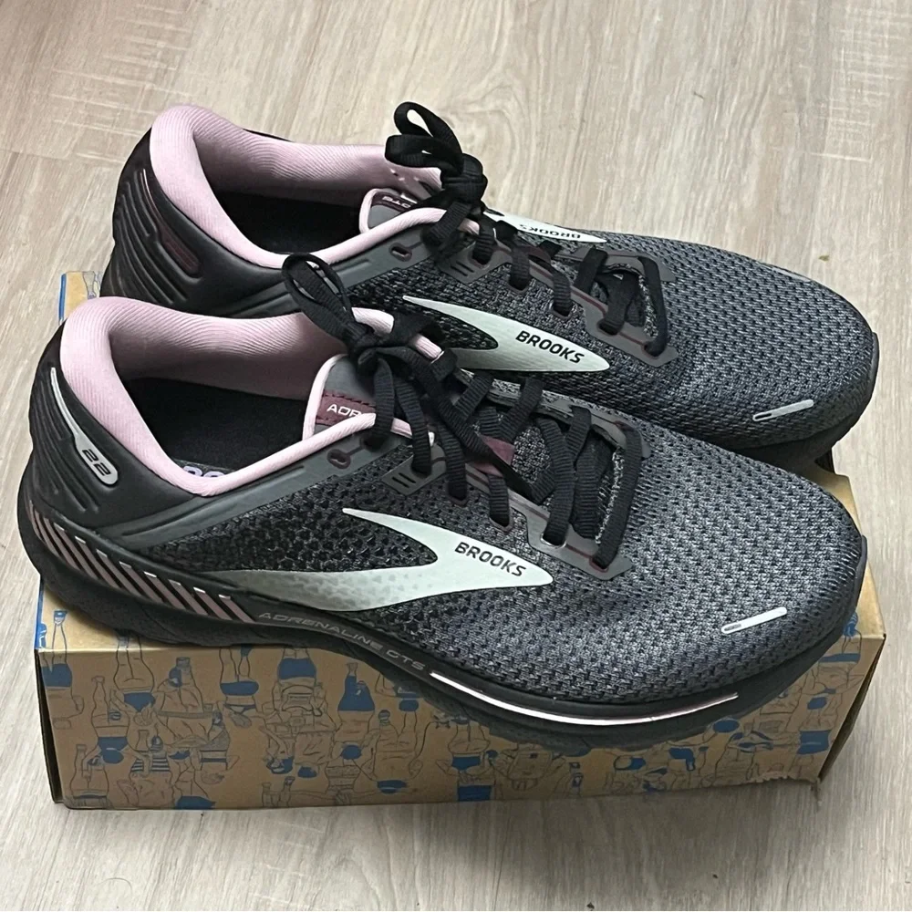 NWT Women’s Brooks Adrenaline GTS 22 Black and Pink Running Shoes Sz 12 Wide